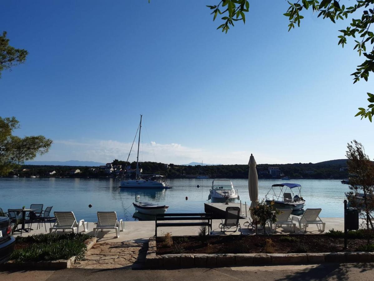 Ceratonia Apartments Lovište Εξωτερικό φωτογραφία