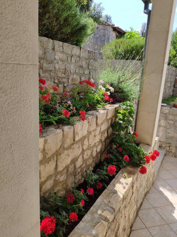 Ceratonia Apartments Lovište Εξωτερικό φωτογραφία